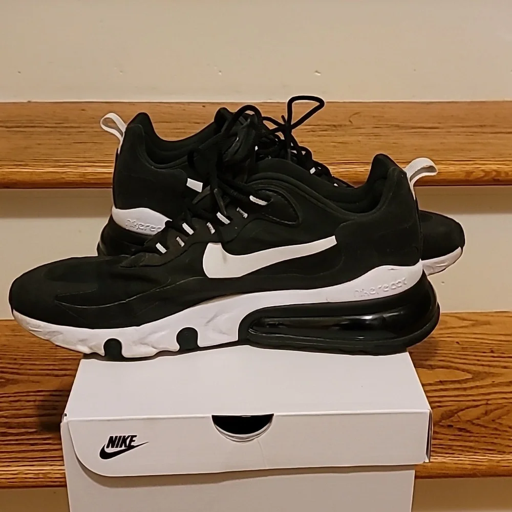 Nike Airmax 270 React - Picture 5 of 11